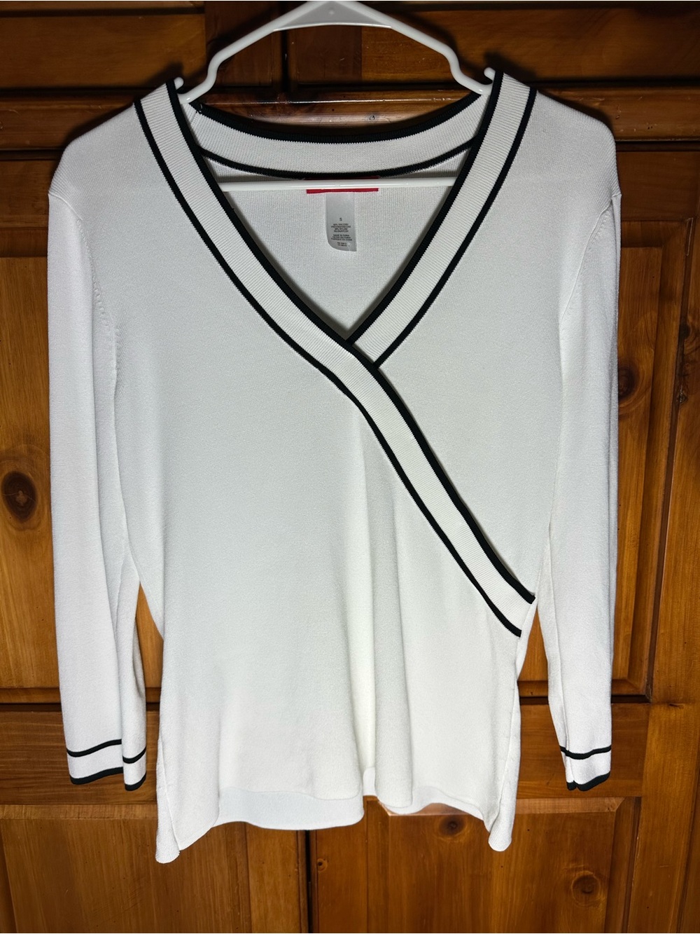 Anne Klein Women’s Neutral White V-Neck 
3/4 Length Long Sleeve Sweater Top